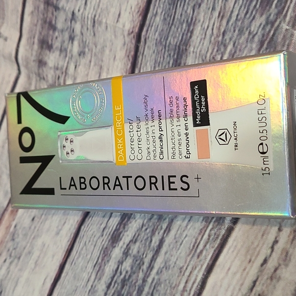 No 7 Dark Circle Corrector, medium/dark - Picture 2 of 4